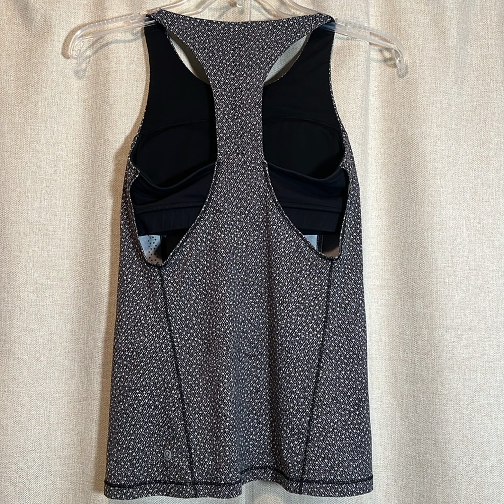 Lululemon Hit it Tank Frozen Fizz White/Black Size 4 - Picture 4 of 7